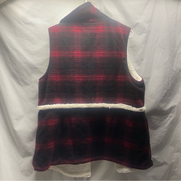 Maurices Plus Size Red Black Buffalo Plaid Sherpa Lined Cozy Vest, Size 1X - Picture 4 of 6
